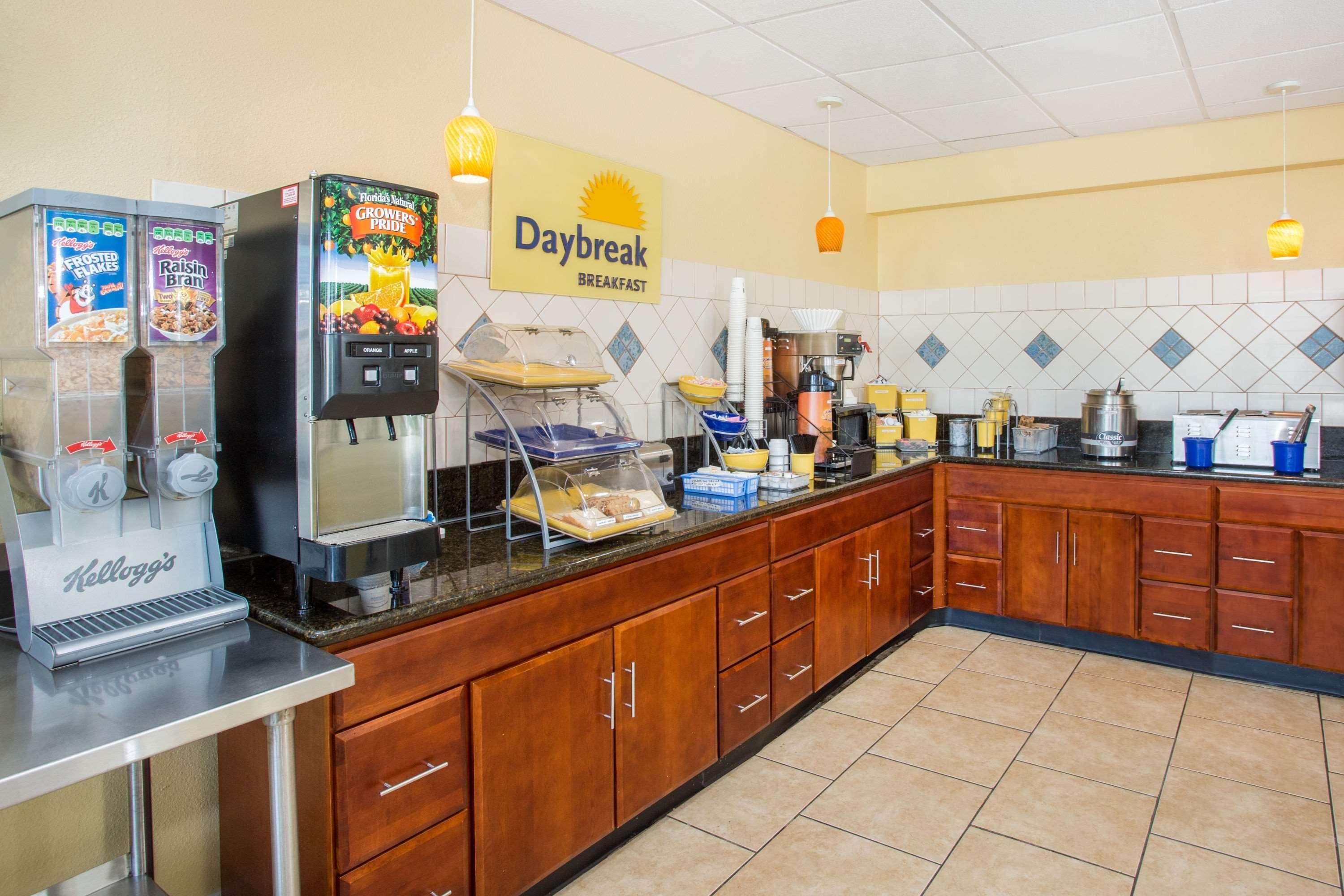 Days Inn By Wyndham בליית'וויל מראה חיצוני תמונה